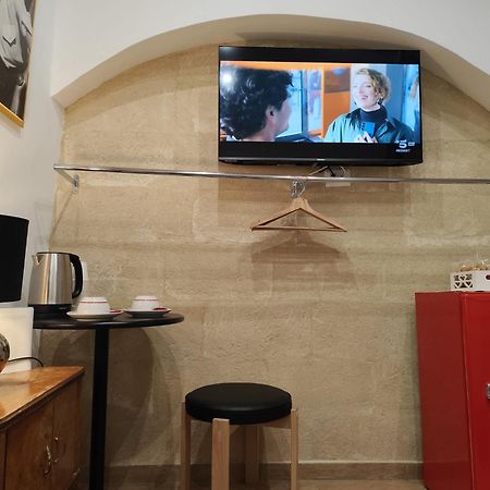 Corte Del Dattilo Nel Borgo Antico Bari Esterno foto