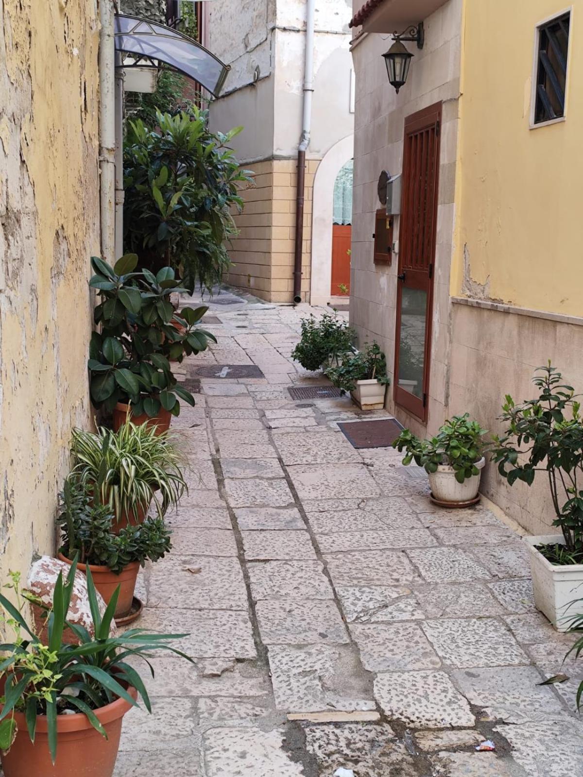 Corte Del Dattilo Nel Borgo Antico Bari Esterno foto